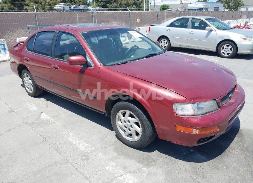 1995 Nissan Maxima GLE/GXE/SE (VIN JN1CA21DXST614338) main photo