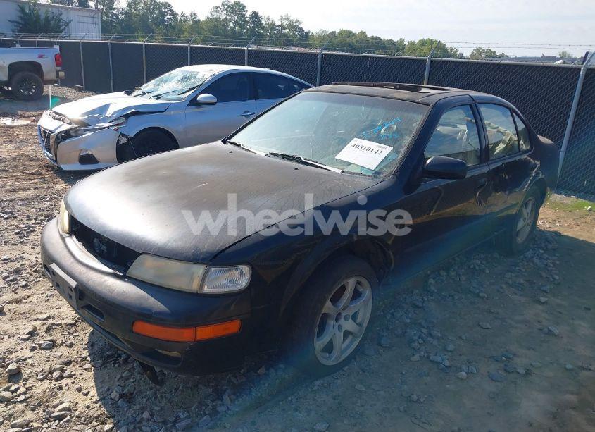 Photo 2 of 1997 Nissan Maxima GLE/GXE/SE (VIN JN1CA21DXVM528364)