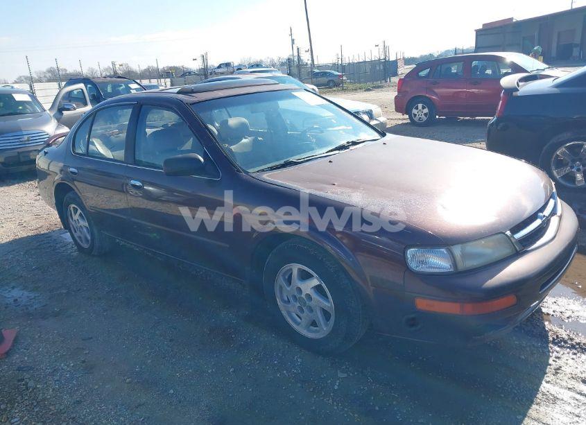 1998 Nissan Maxima GLE/GXE/SE (VIN JN1CA21DXWT605810) main photo