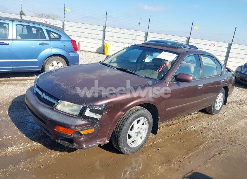 Photo 2 of 1998 Nissan Maxima GLE/GXE/SE (VIN JN1CA21DXWT605810)