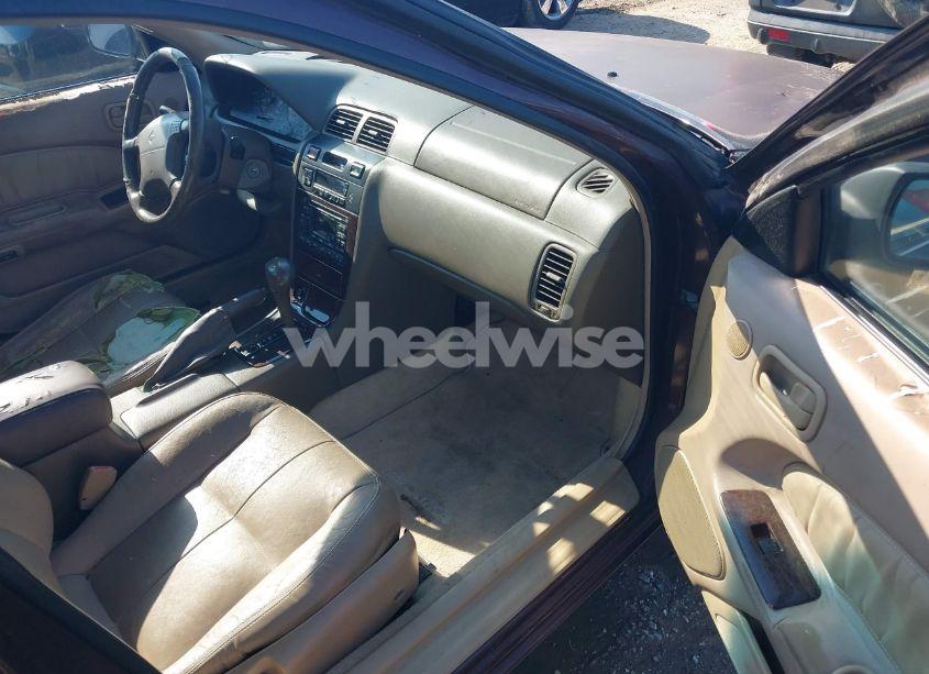 Photo 5 of 1998 Nissan Maxima GLE/GXE/SE (VIN JN1CA21DXWT605810)