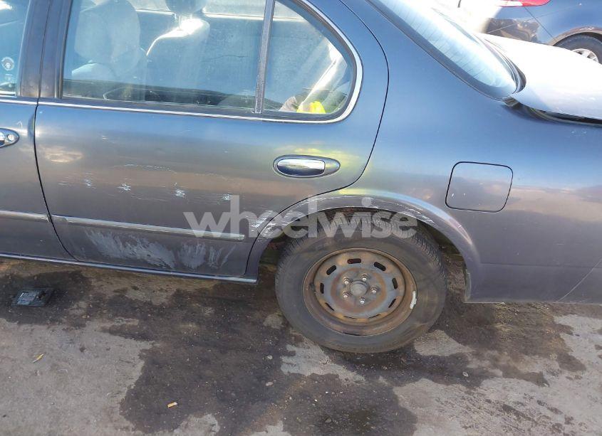 Photo 12 of 1999 Nissan Maxima GLE/GXE/SE/SE-L (VIN JN1CA21DXXM417025)