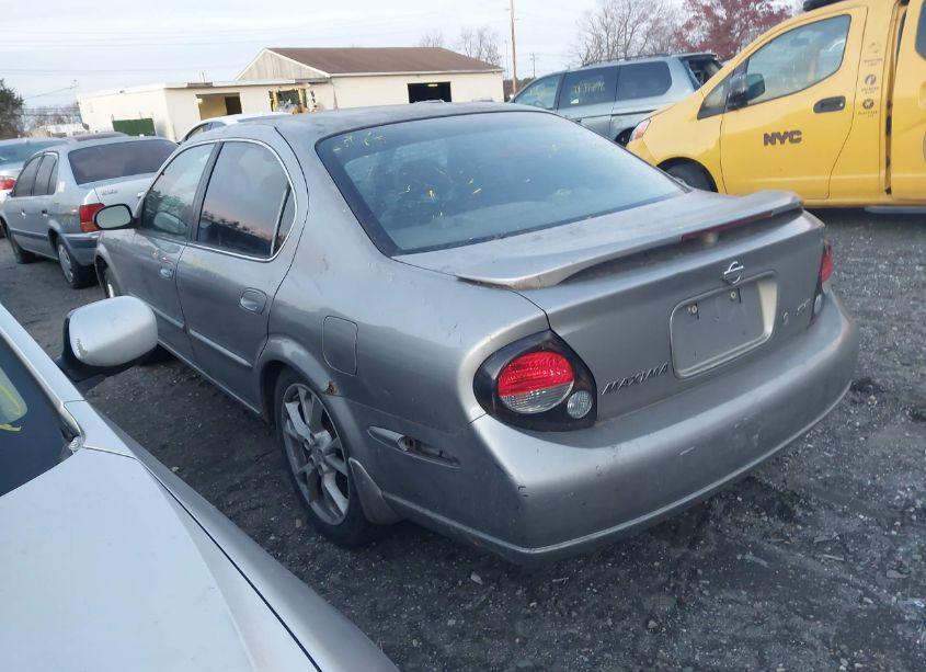 Photo 3 of 2001 Nissan Maxima SE (VIN JN1CA31A21T317431)
