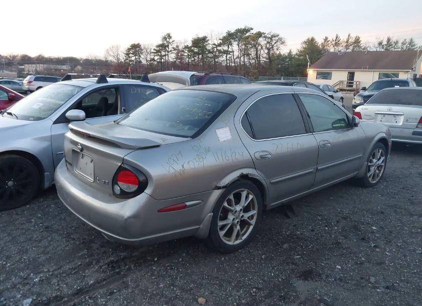 Photo 4 of 2001 Nissan Maxima SE (VIN JN1CA31A21T317431)