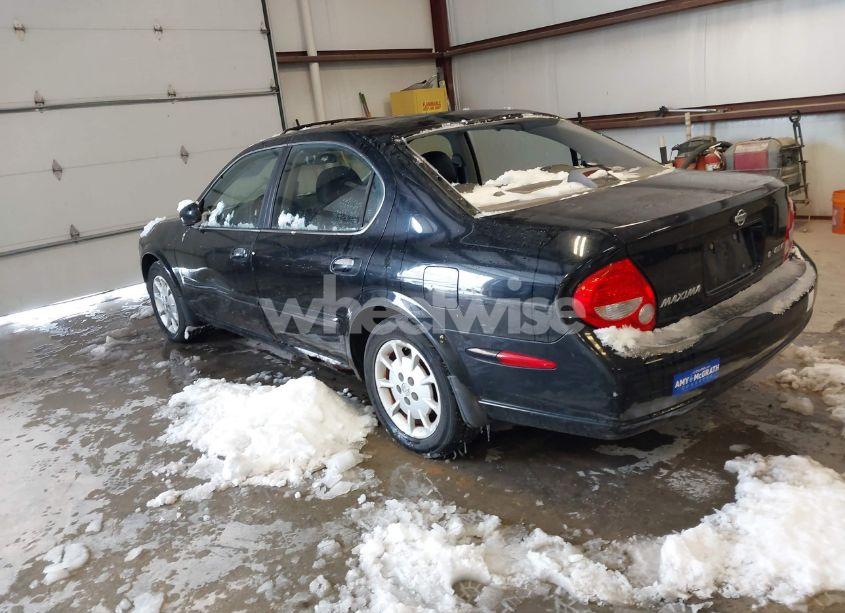 Photo 3 of 2000 Nissan Maxima GLE/GXE/SE (VIN JN1CA31A2YT202810)
