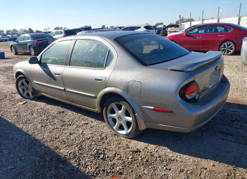 Photo 3 of 2000 Nissan Maxima GLE/GXE/SE (VIN JN1CA31A3YT017648)