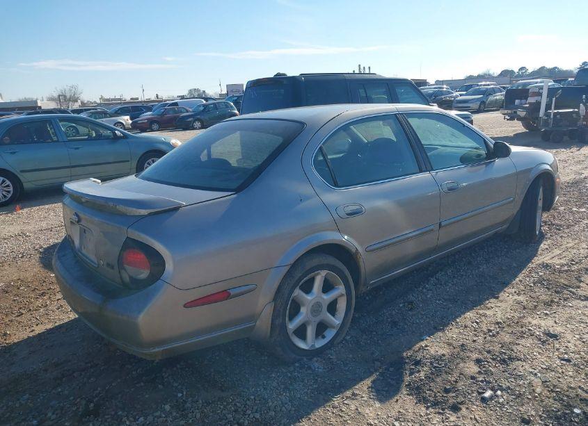 Photo 4 of 2000 Nissan Maxima GLE/GXE/SE (VIN JN1CA31A3YT017648)