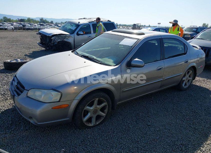 Photo 2 of 2001 Nissan Maxima SE (VIN JN1CA31A41T304048)