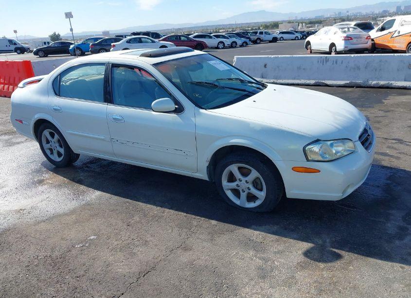2001 Nissan Maxima GLE (VIN JN1CA31A61T300518) main photo