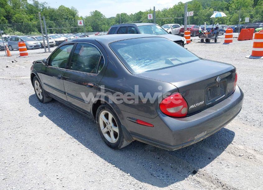 Photo 3 of 2000 Nissan Maxima GLE/GXE/SE (VIN JN1CA31A7YT215858)