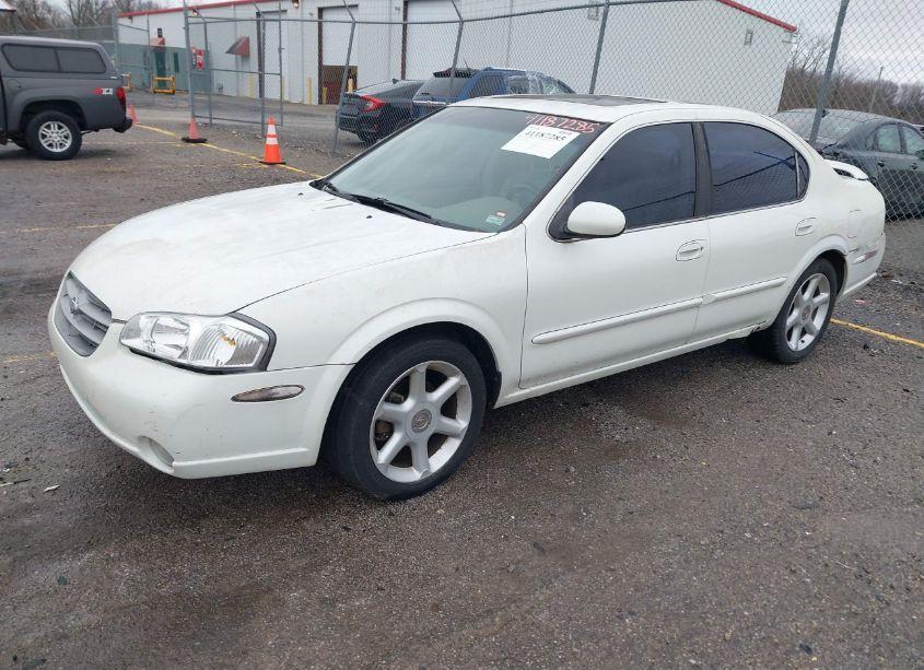 Photo 2 of 2000 Nissan Maxima GLE/GXE/SE (VIN JN1CA31A8YT008086)