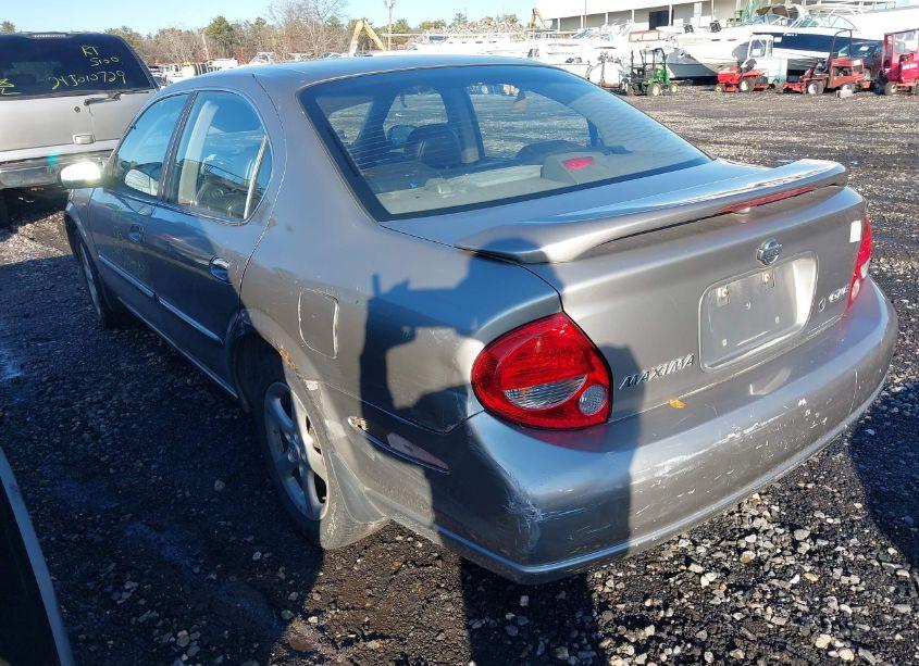 Photo 3 of 2000 Nissan Maxima GLE/GXE/SE (VIN JN1CA31A8YT219935)