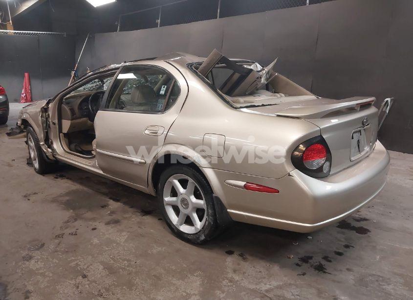 Photo 3 of 2000 Nissan Maxima GLE/GXE/SE (VIN JN1CA31A9YT026791)