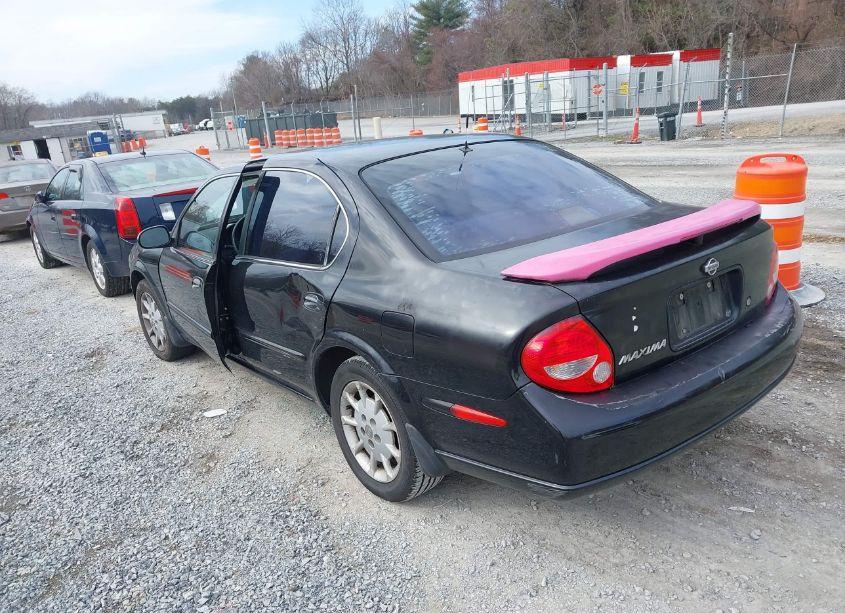 Photo 3 of 2000 Nissan Maxima GLE/GXE/SE (VIN JN1CA31A9YT216297)