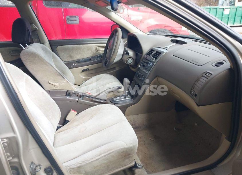 Photo 5 of 2001 Nissan Maxima GXE (VIN JN1CA31D01T622002)