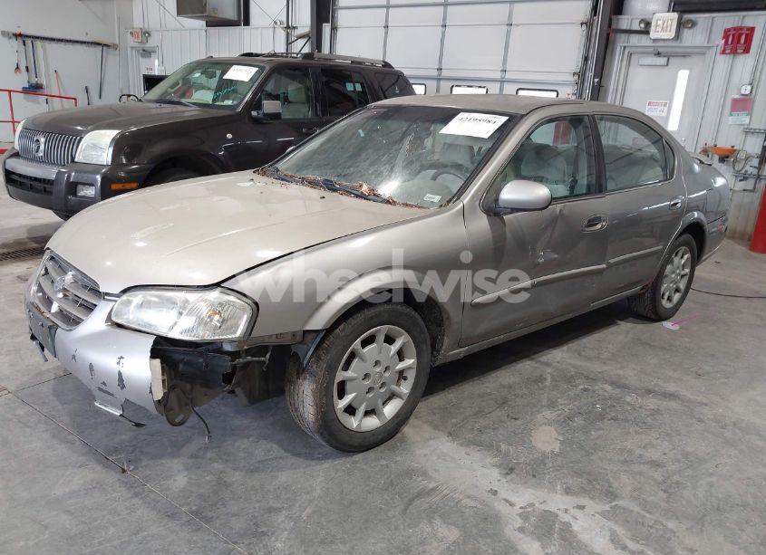 Photo 2 of 2000 Nissan Maxima GLE/GXE/SE (VIN JN1CA31D0YT752131)