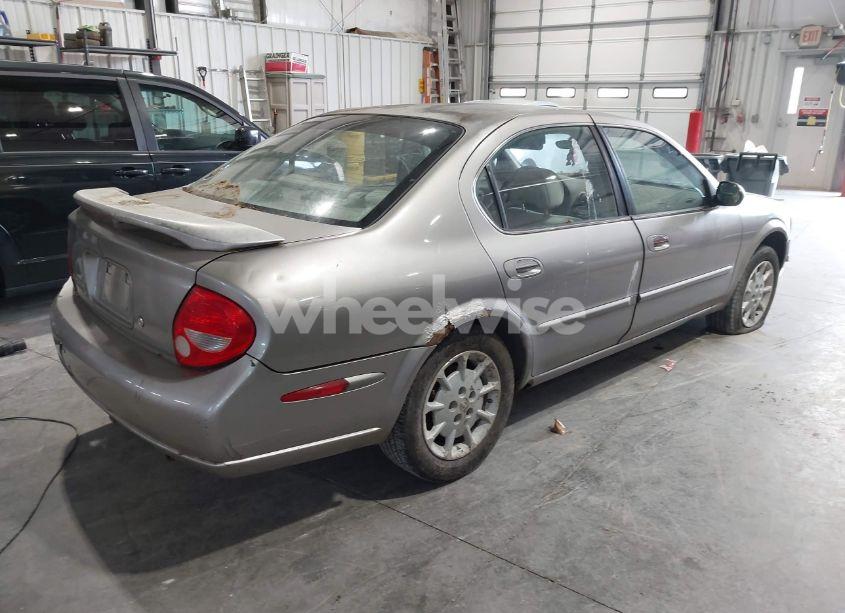 Photo 4 of 2000 Nissan Maxima GLE/GXE/SE (VIN JN1CA31D0YT752131)