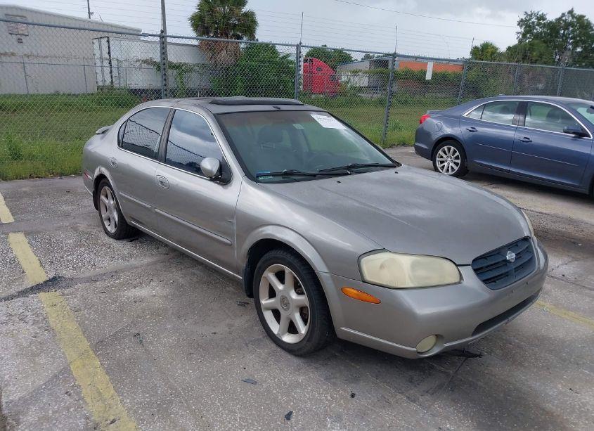 2000 Nissan Maxima GLE/GXE/SE (VIN JN1CA31D0YT768569) main photo