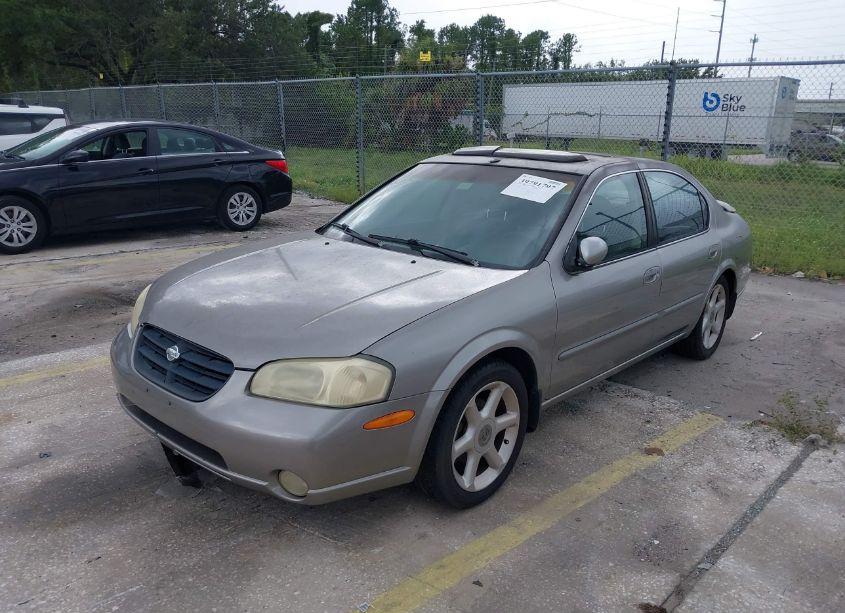 Photo 2 of 2000 Nissan Maxima GLE/GXE/SE (VIN JN1CA31D0YT768569)