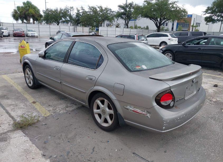 Photo 3 of 2000 Nissan Maxima GLE/GXE/SE (VIN JN1CA31D0YT768569)