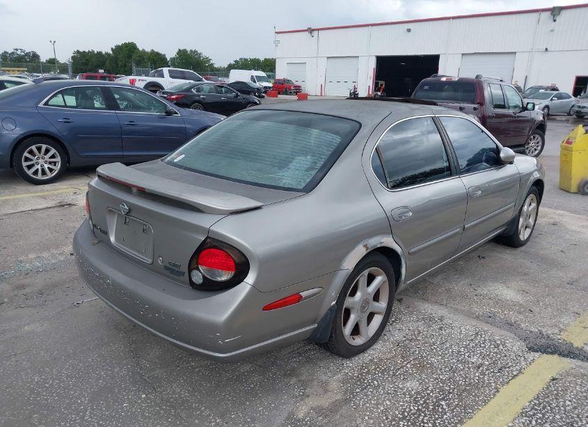 Photo 4 of 2000 Nissan Maxima GLE/GXE/SE (VIN JN1CA31D0YT768569)