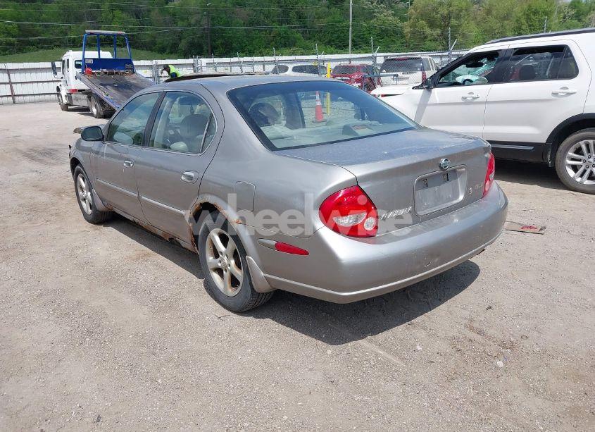 Photo 3 of 2001 Nissan Maxima GLE (VIN JN1CA31D11T838098)