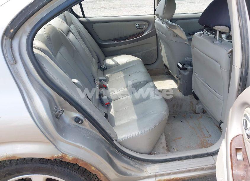 Photo 8 of 2001 Nissan Maxima GLE (VIN JN1CA31D11T838098)