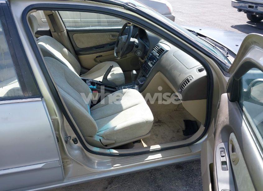 Photo 5 of 2001 Nissan Maxima GXE (VIN JN1CA31D11T838425)