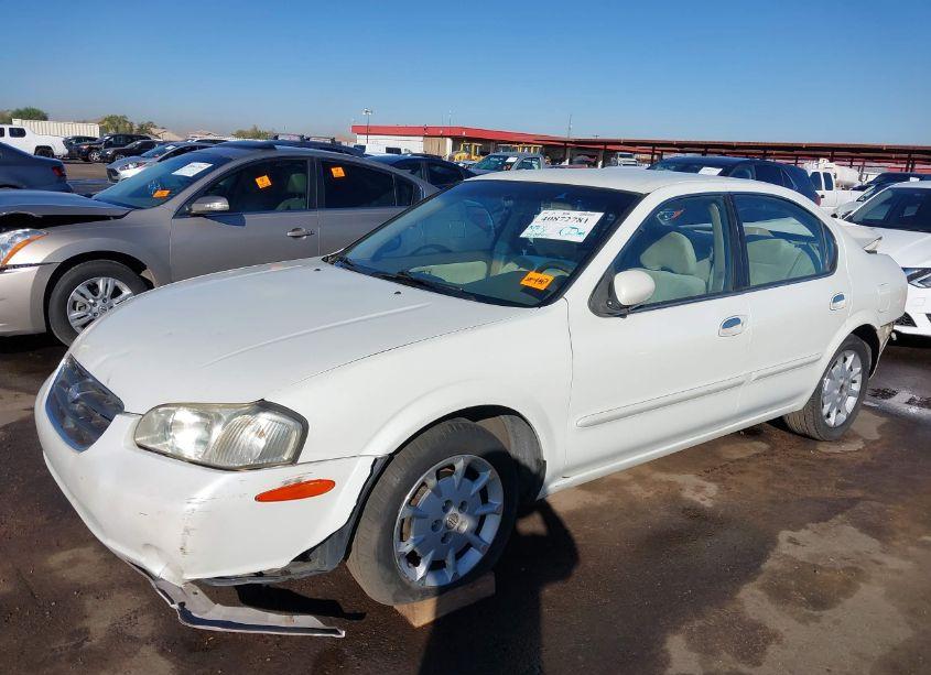 Photo 2 of 2000 Nissan Maxima GLE/GXE/SE (VIN JN1CA31D1YT737492)