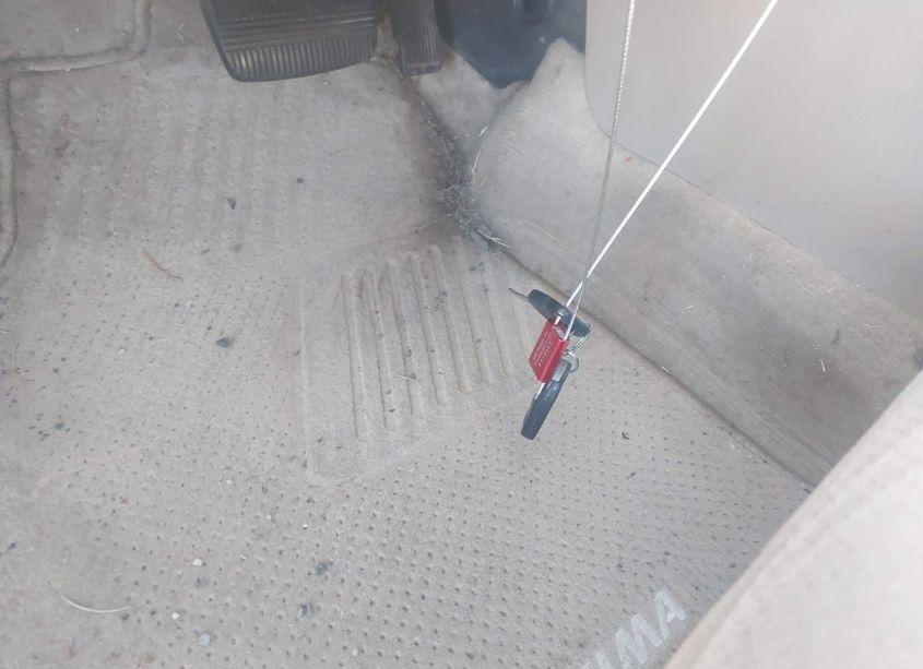 Photo 11 of 2001 Nissan Maxima SE (VIN JN1CA31D21T621448)