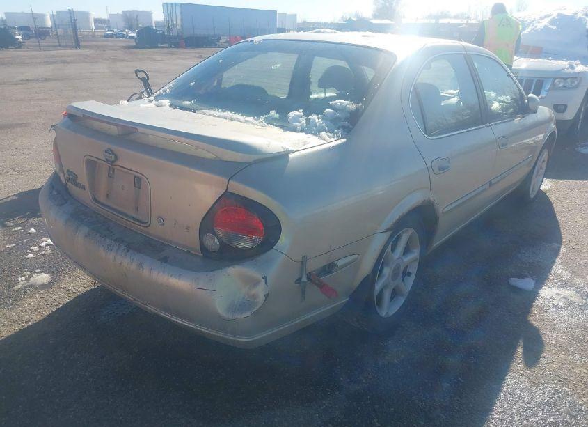 Photo 4 of 2001 Nissan Maxima SE (VIN JN1CA31D21T621448)