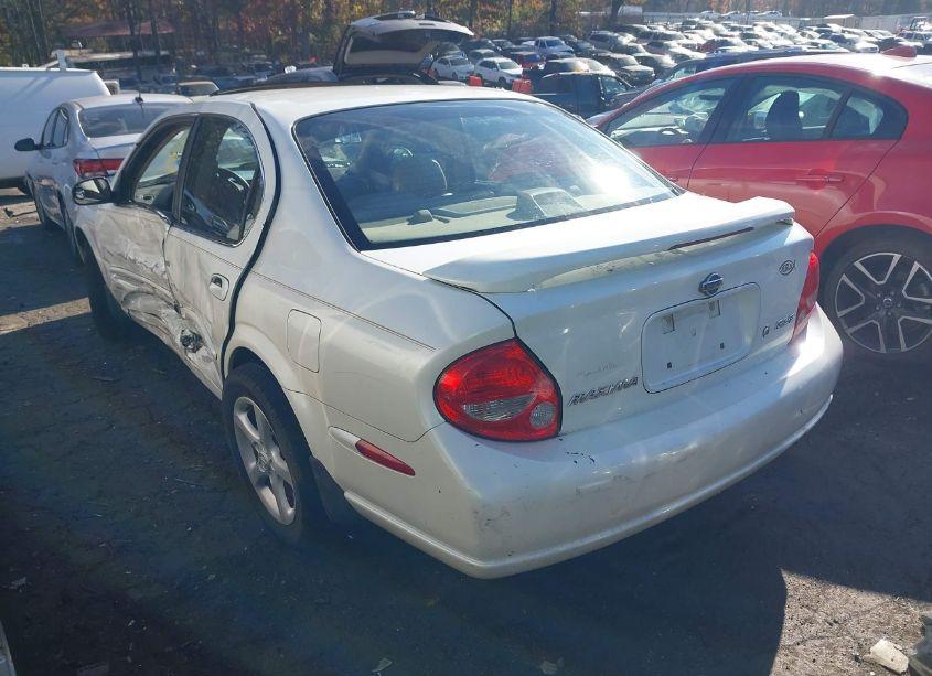 Photo 3 of 2000 Nissan Maxima GLE/GXE/SE (VIN JN1CA31D2YT719776)