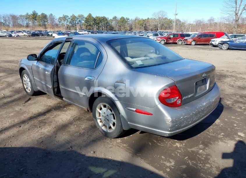 Photo 3 of 2001 Nissan Maxima GXE (VIN JN1CA31D31T602181)