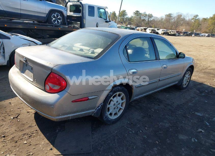 Photo 4 of 2001 Nissan Maxima GXE (VIN JN1CA31D31T602181)