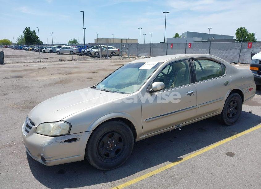 Photo 2 of 2000 Nissan Maxima GLE/GXE/SE (VIN JN1CA31D3YT722606)