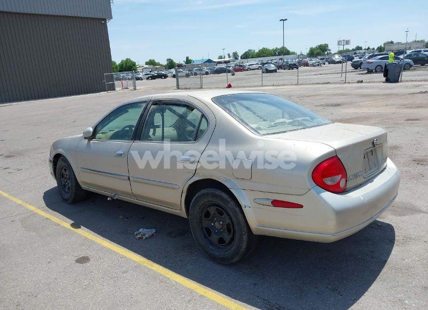 Photo 3 of 2000 Nissan Maxima GLE/GXE/SE (VIN JN1CA31D3YT722606)