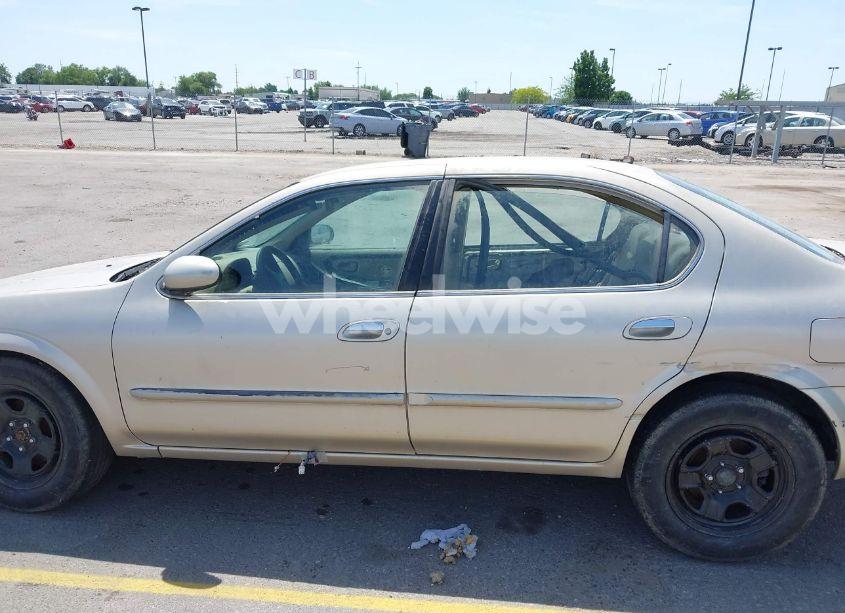 Photo 6 of 2000 Nissan Maxima GLE/GXE/SE (VIN JN1CA31D3YT722606)