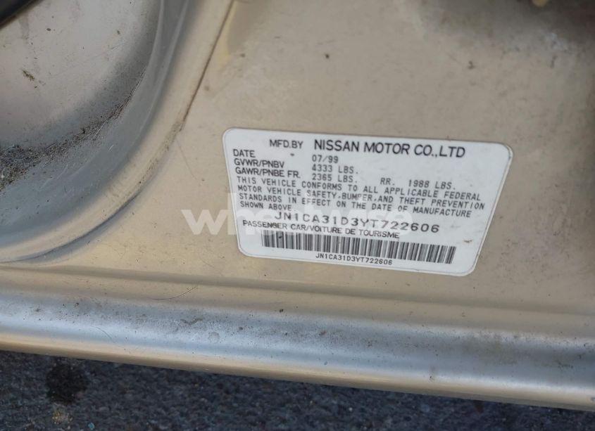 Photo 9 of 2000 Nissan Maxima GLE/GXE/SE (VIN JN1CA31D3YT722606)