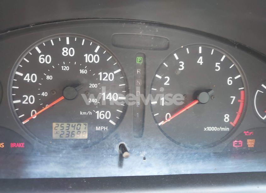 Photo 7 of 2001 Nissan Maxima GXE (VIN JN1CA31D51T604935)