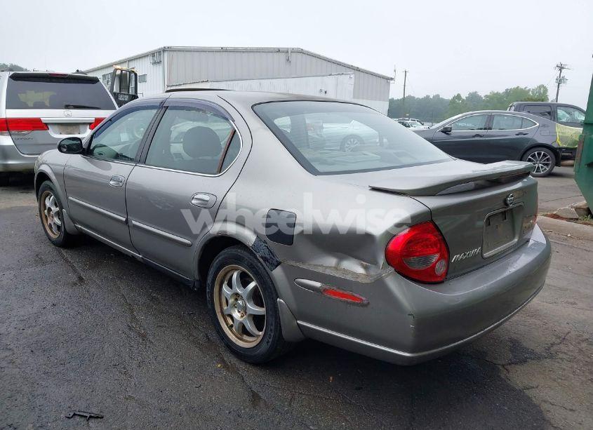 Photo 3 of 2001 Nissan Maxima GLE (VIN JN1CA31D61T830594)