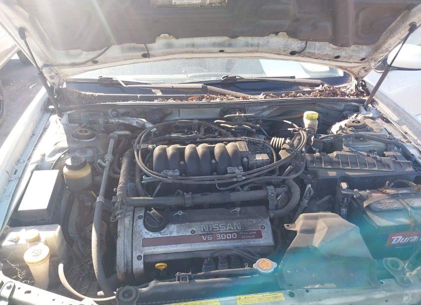 Photo 10 of 2001 Nissan Maxima SE (VIN JN1CA31D71T835528)