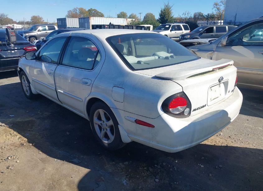 Photo 3 of 2001 Nissan Maxima SE (VIN JN1CA31D71T835528)