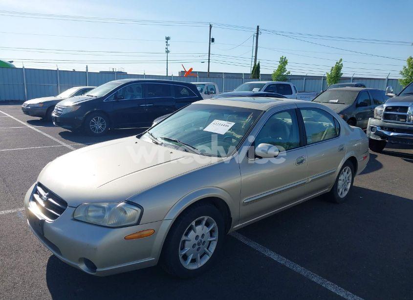 Photo 2 of 2000 Nissan Maxima GLE/GXE/SE (VIN JN1CA31D7YT708126)