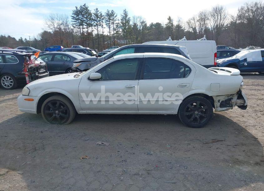 Photo 13 of 2001 Nissan Maxima SE (VIN JN1CA31D91T829813)