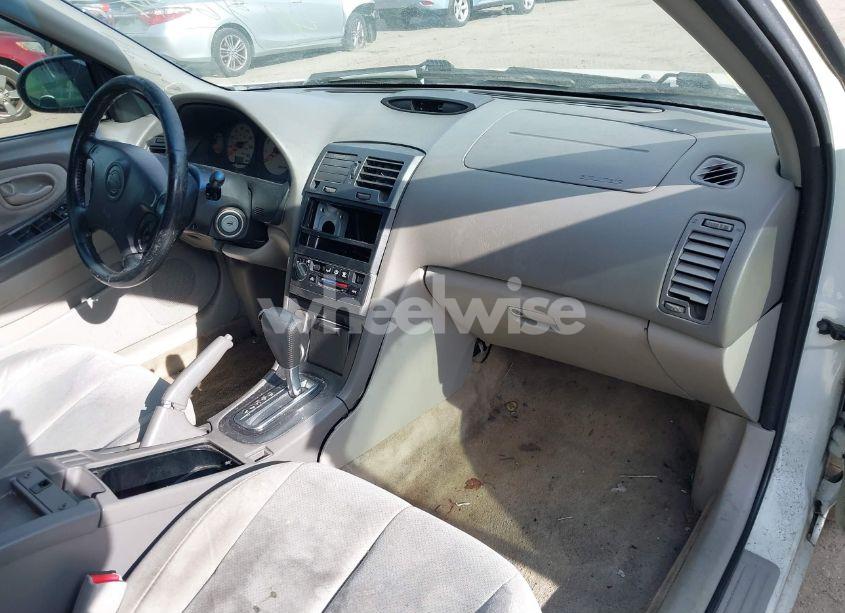 Photo 5 of 2001 Nissan Maxima SE (VIN JN1CA31D91T829813)