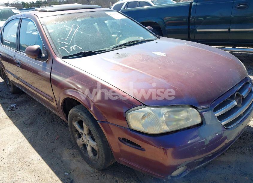 2001 Nissan Maxima GLE (VIN JN1CA31DX1T803592) main photo