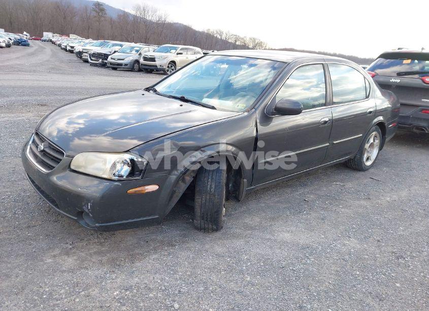 Photo 2 of 2000 Nissan Maxima GLE/GXE/SE (VIN JN1CA31DXYT519812)