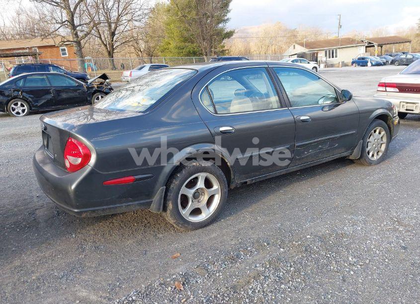 Photo 4 of 2000 Nissan Maxima GLE/GXE/SE (VIN JN1CA31DXYT519812)