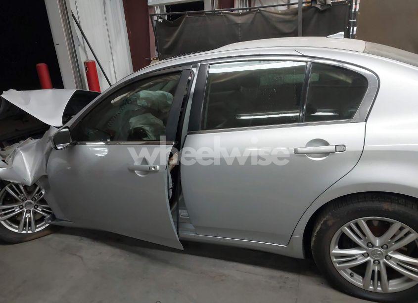 Photo 15 of 2015 Infiniti Q40 N/A (VIN JN1CV6AP3FM502485)