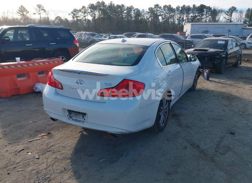 Photo 4 of 2015 Infiniti Q40 N/A (VIN JN1CV6AP3FM502728)